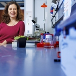 Clemencia Rojas in lab