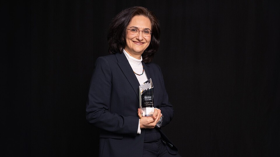 Esma Gel holding award